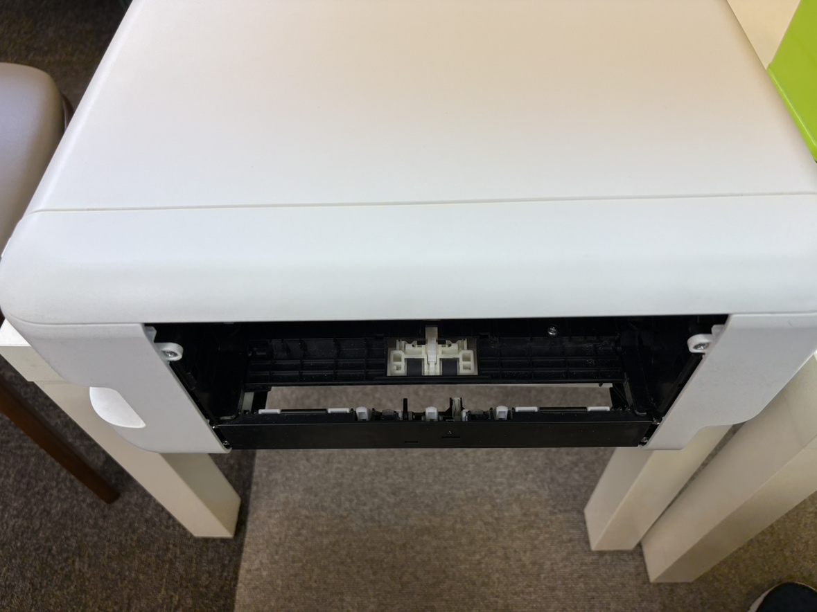 EPSONプリンターの背面カバーを開けた状態