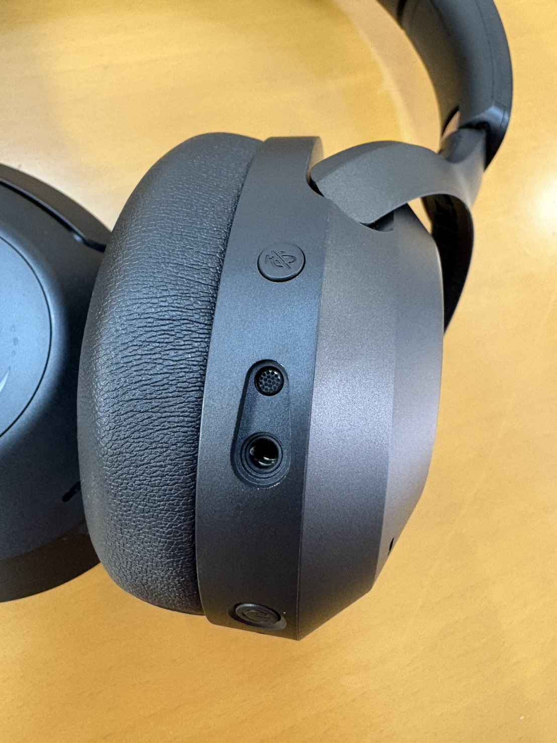 Sound Blaster GH7のマイク端子とマイクミュートボタン